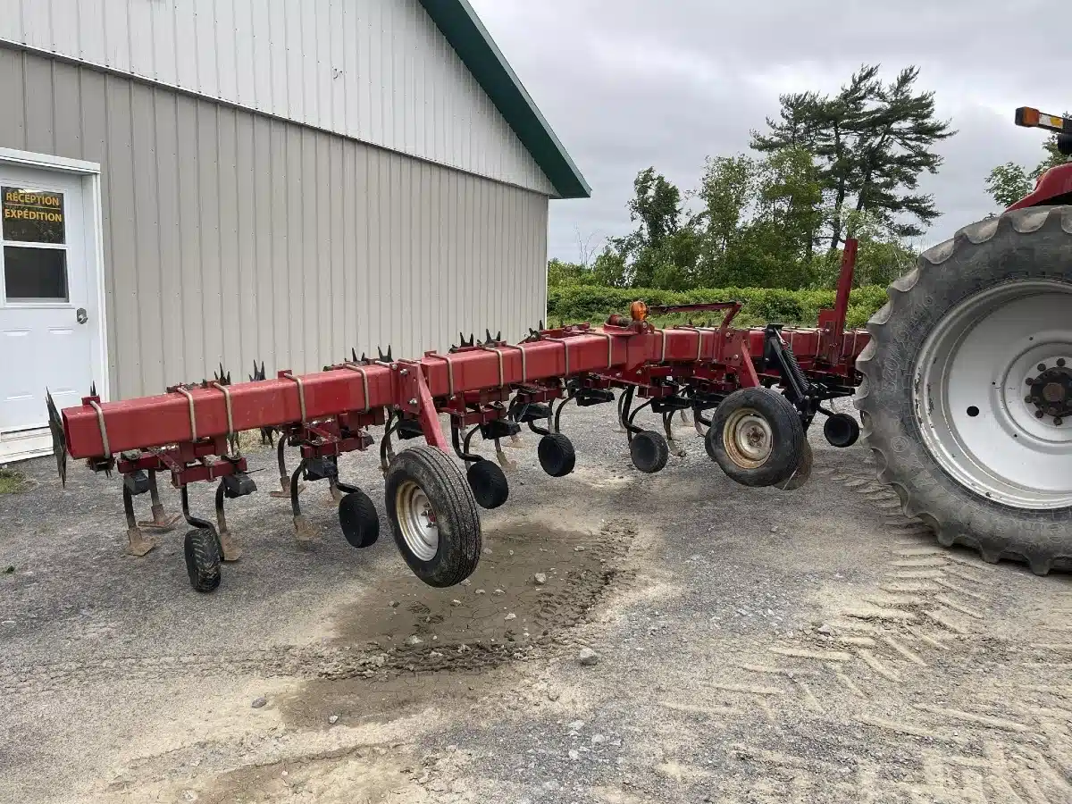Gallery image 2 for Used Case IH 1820 Row Crop Cultivator