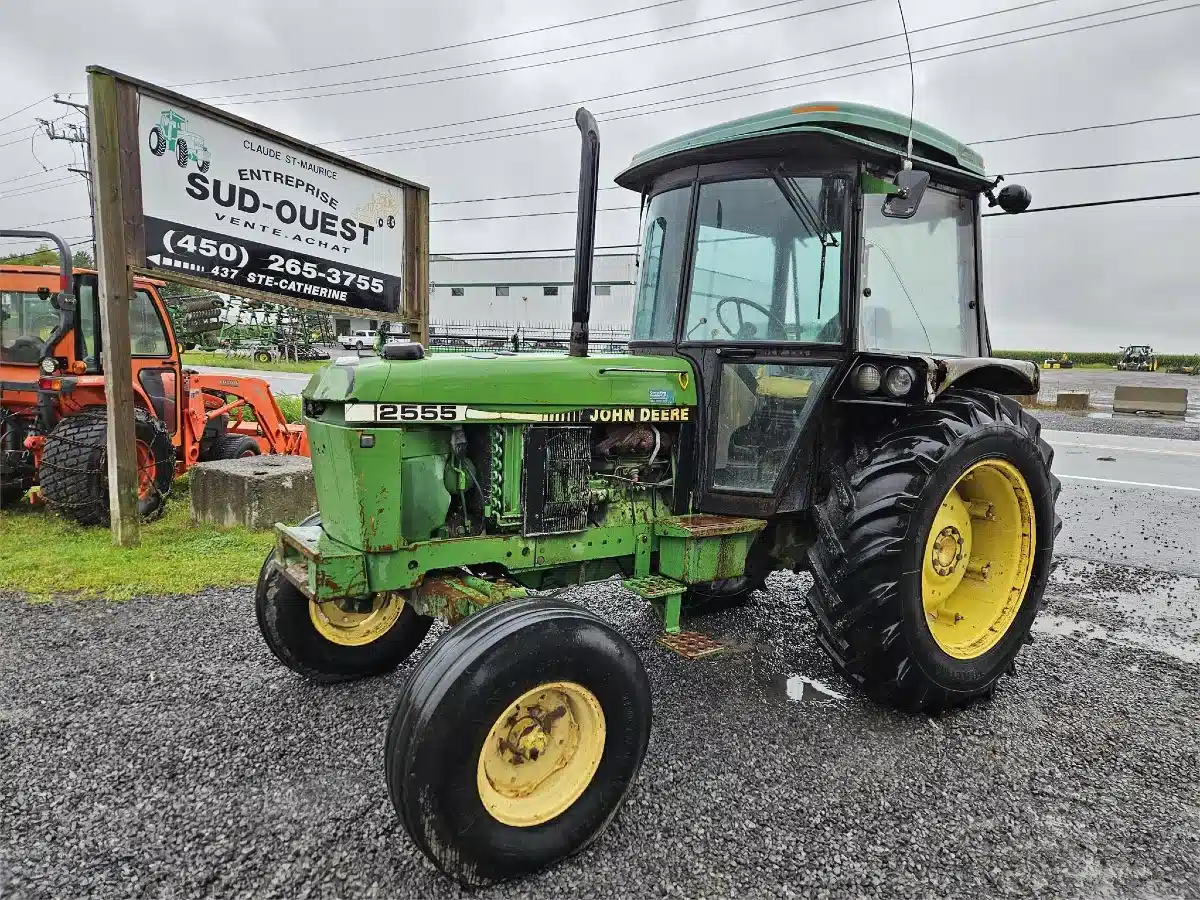 Gallery image 1 for Used 1989 John Deere 2555 Tractor