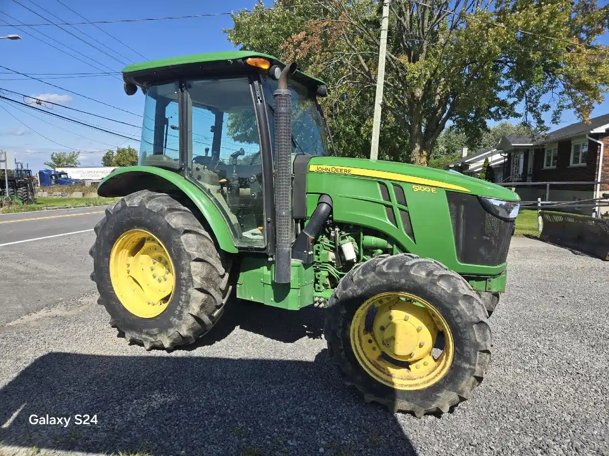Gallery image 2 for Used 2016 John Deere B5100E Tractor