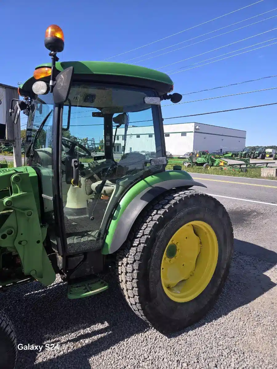 Gallery image 2 for Used 2014 John Deere 4052R Tractor