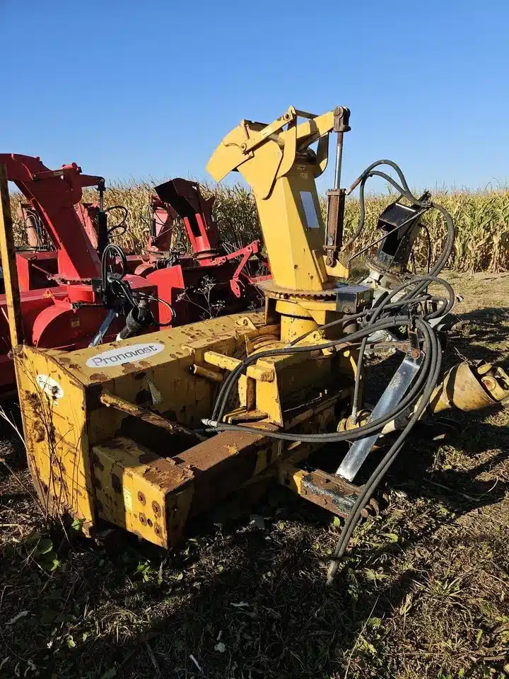 Gallery image 1 for Used Pronovost P-860 TRC Snow Blower