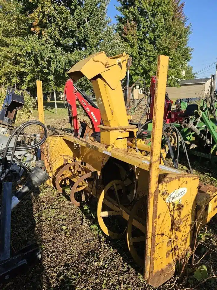 Gallery image 2 for Used Pronovost P-860 TRC Snow Blower