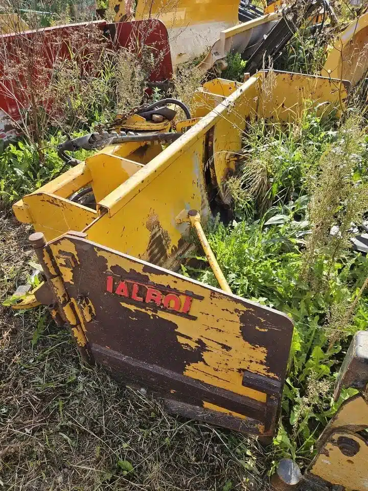 Gallery image 2 for Used Talbot snow blade Snow Blower