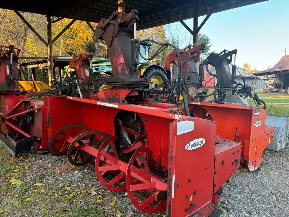 Gallery image 2 for Used Pronovost P-920-98 Snow Blower