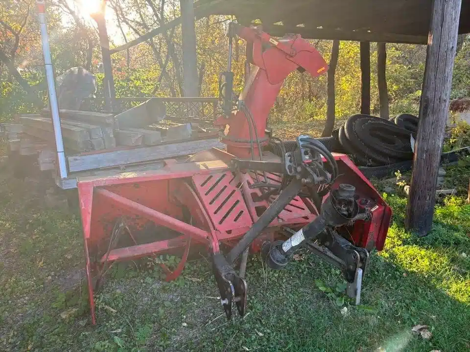 Gallery image 2 for Used Pronovost P-INV-92 Snow Blower