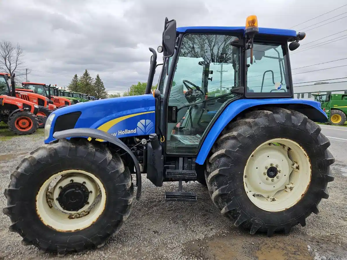 Gallery image 1 for 2010 New Holland T5070 Tractor
