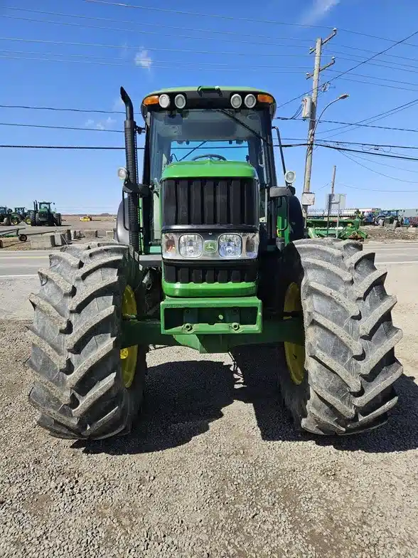 Gallery image 2 for Used 2009 John Deere 7230 PREMIUM Tractor
