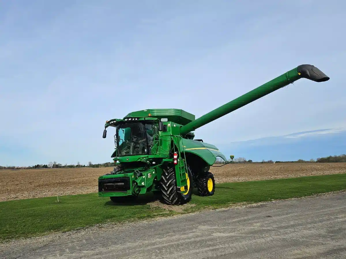 Gallery image 1 for Used 2012 John Deere S660 Combine