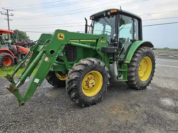Gallery image 1 for Used 2003 John Deere 6220 Tractor