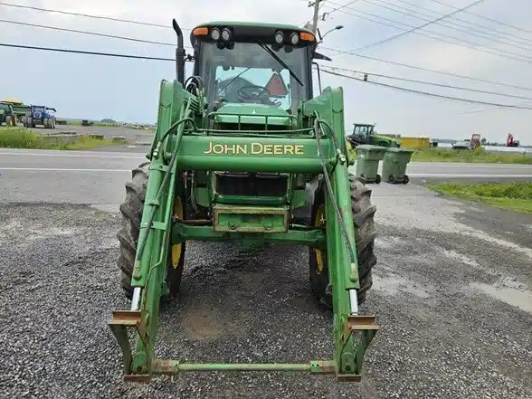 Gallery image 2 for Used 2003 John Deere 6220 Tractor