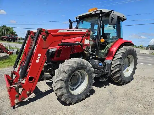Gallery image 1 for Used 2014 Massey Ferguson 5611 Tractor