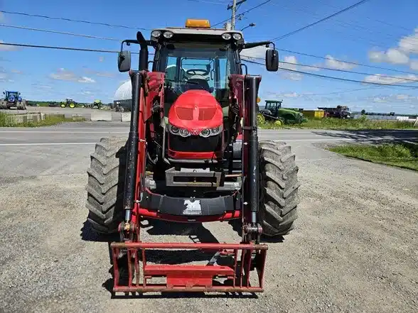 Gallery image 2 for Used 2014 Massey Ferguson 5611 Tractor