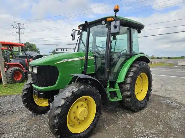 Gallery image 1 for Used 2006 John Deere 5525 Tractor
