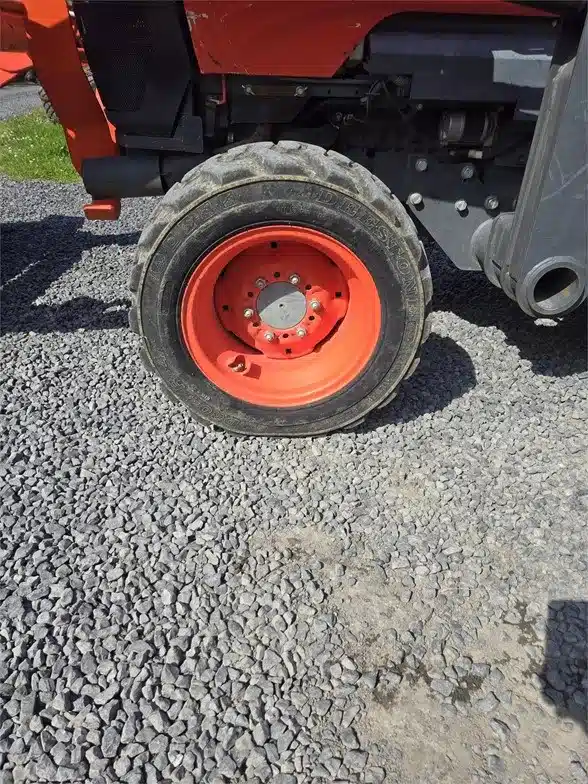 Gallery image 2 for Used 2019 Kubota L47TLB Tractor