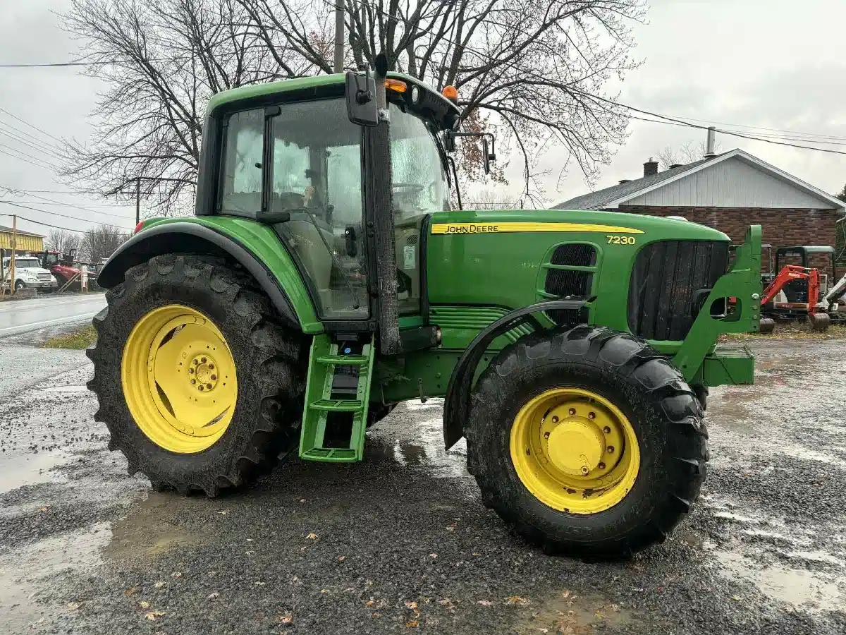 Gallery image 2 for Used 2010 John Deere 7230 Tractor