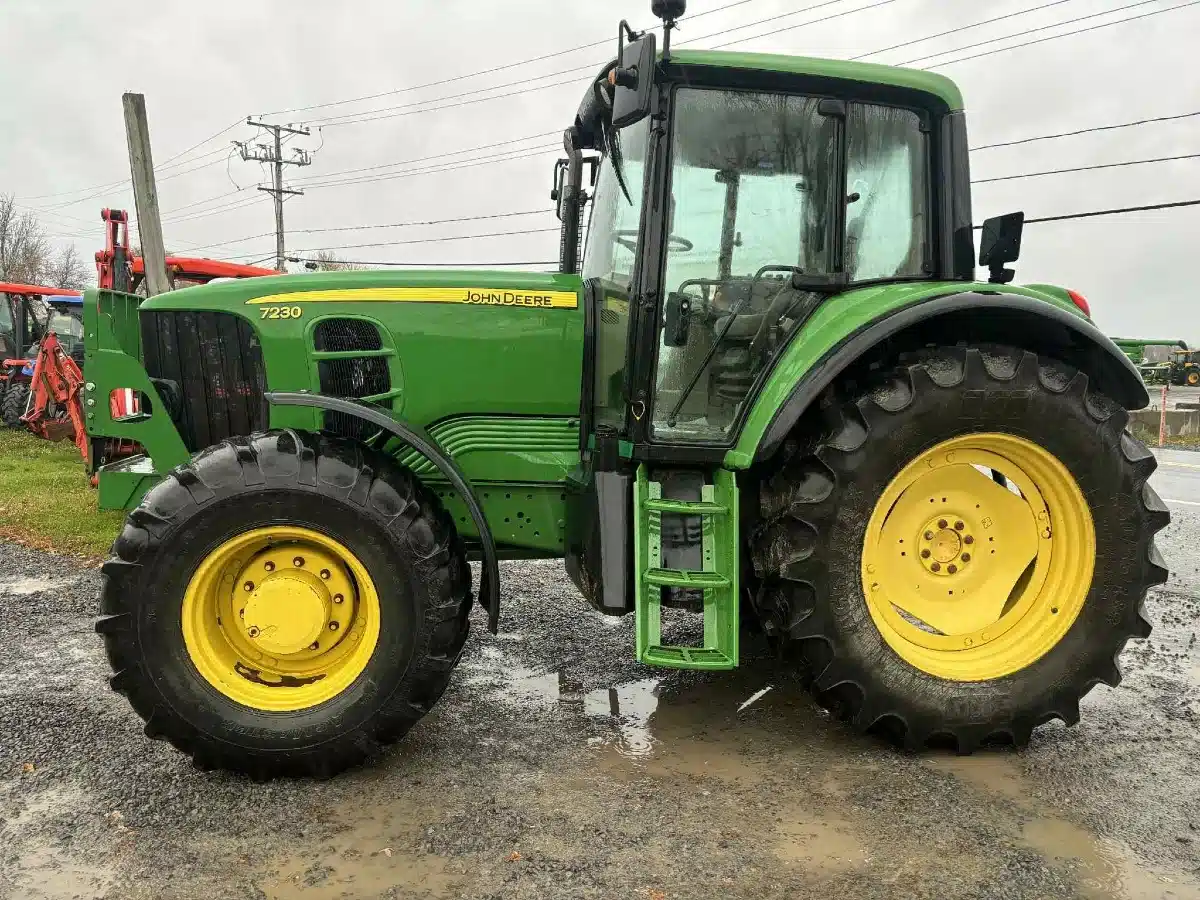 Used 2010 John Deere 7230 Tractor