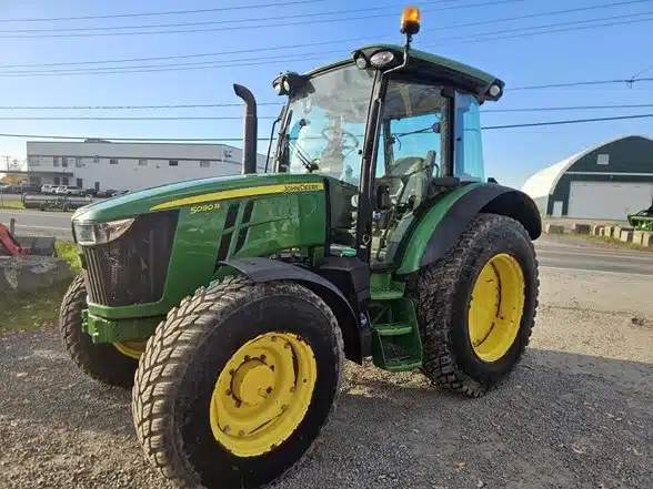 Used 2017 John Deere 5090R Tractor