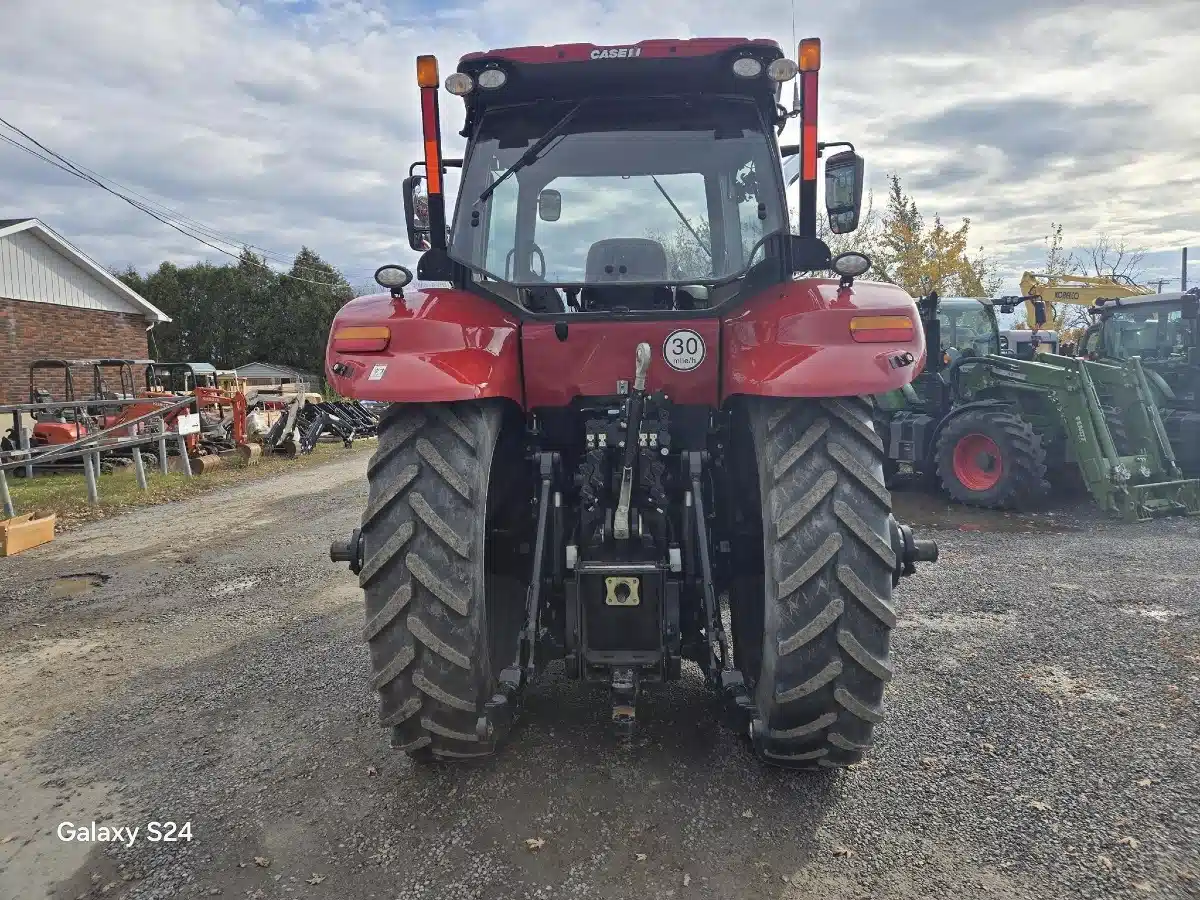 Gallery image 2 for Used 2019 Case IH MAGNUM 200 CVT Tractor