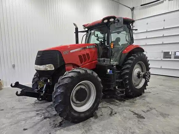Gallery image 1 for 2015 Case IH PUMA 220 Tractor