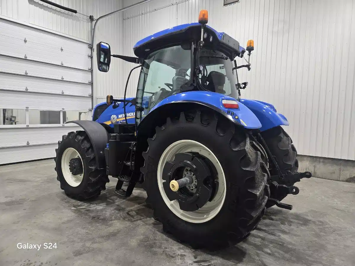 Gallery image 2 for 2022 New Holland T7.270 Tractor
