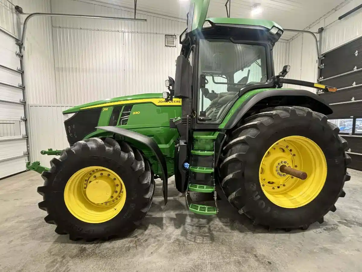 Gallery image 2 for 2020 John Deere 7R 330 Tractor