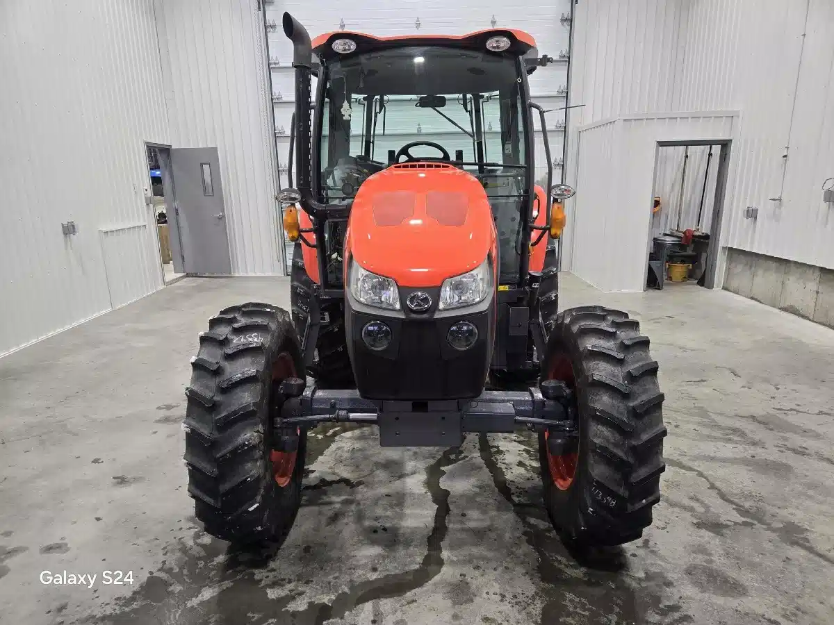 Kubota M5-111 Tractor