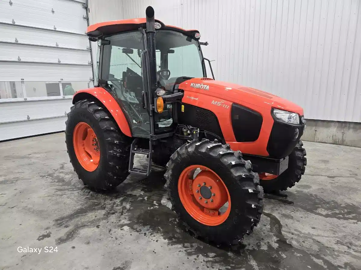 Gallery image 2 for Kubota M5-111 Tractor