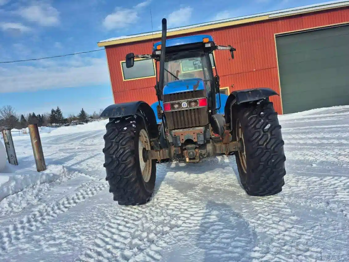 Gallery image 2 for 2005 New Holland TV145 Tractor