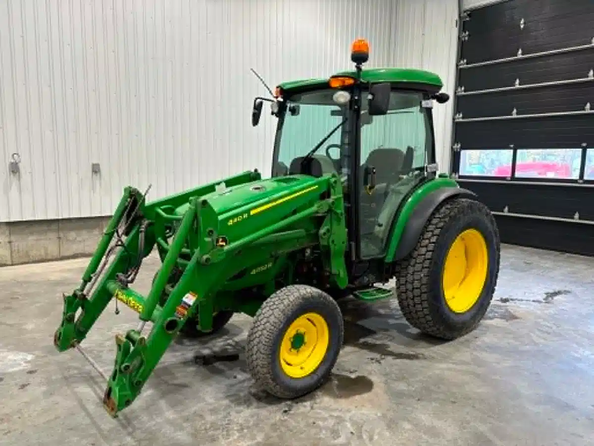 Photo de la Galerie 1 pour 2014 John Deere 4052R Tracteur