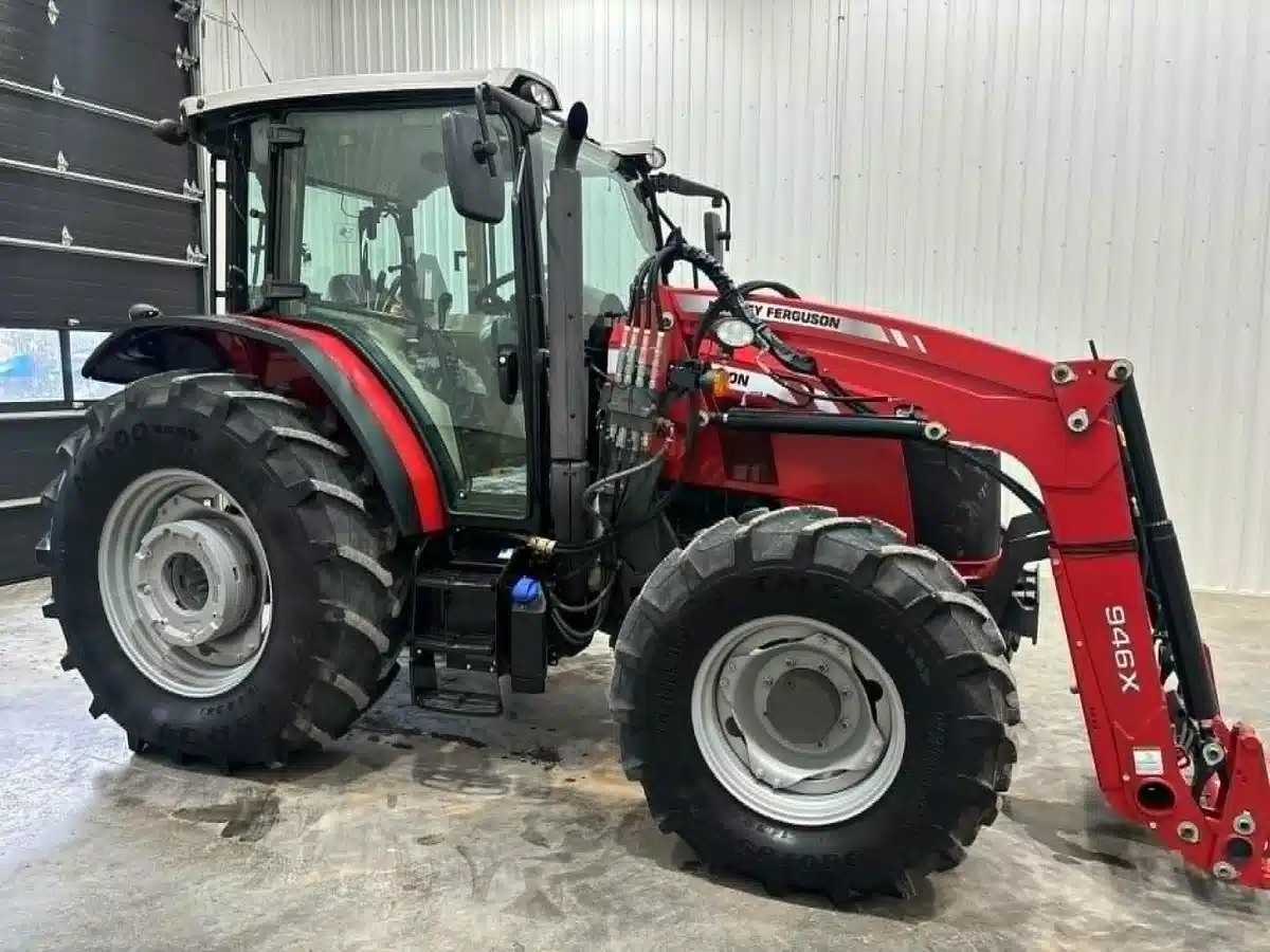 Gallery image 2 for 2021 Massey Ferguson 5711 Tractor