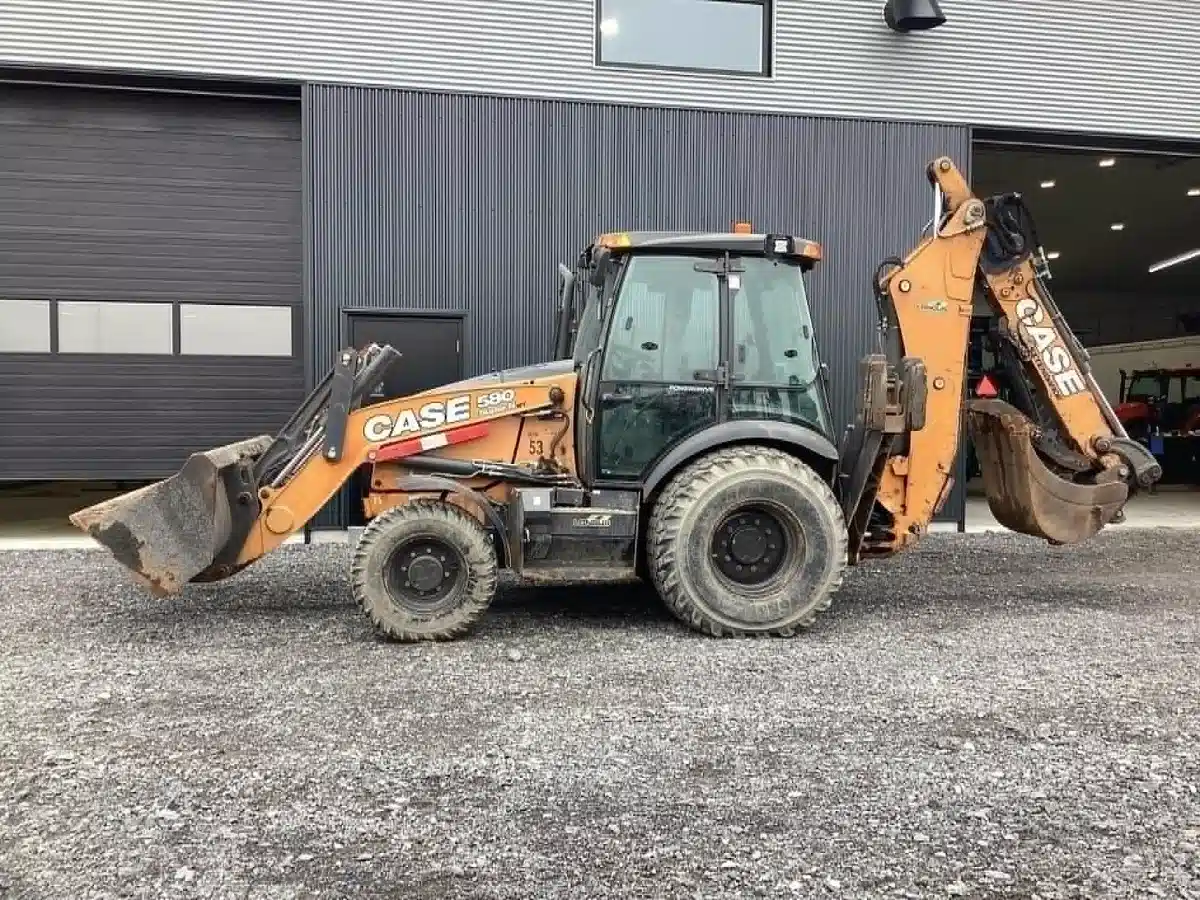Photo de la Galerie 1 pour 2020 Case 580SNWT Rétrocaveuse
