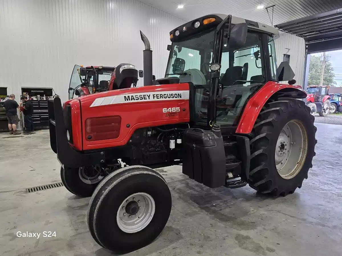 Photo de la Galerie 1 pour 2005 Massey Ferguson 6465 Tracteur