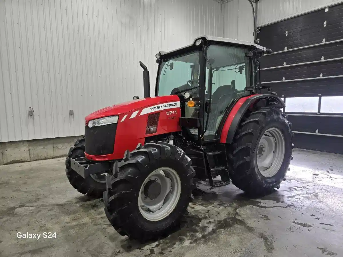 Photo de la Galerie 1 pour 2021 Massey Ferguson 5711 Tracteur