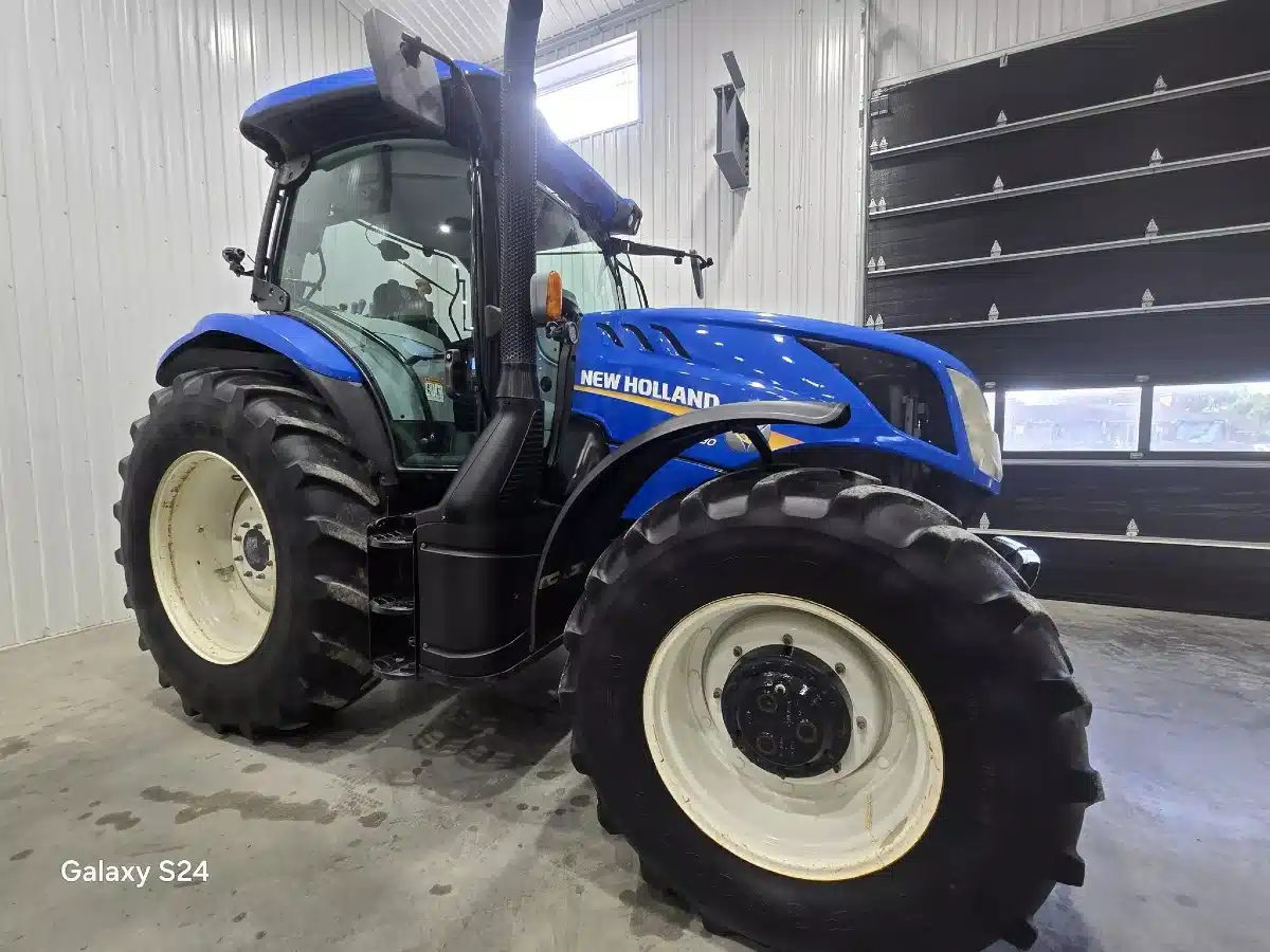 Gallery image 2 for 2017 New Holland T6.180 Tractor