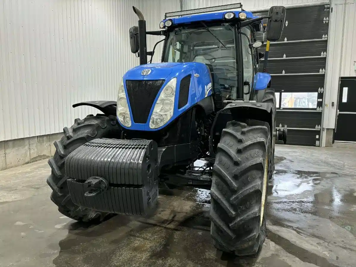 Gallery image 2 for 2015 New Holland T7.260 Tractor