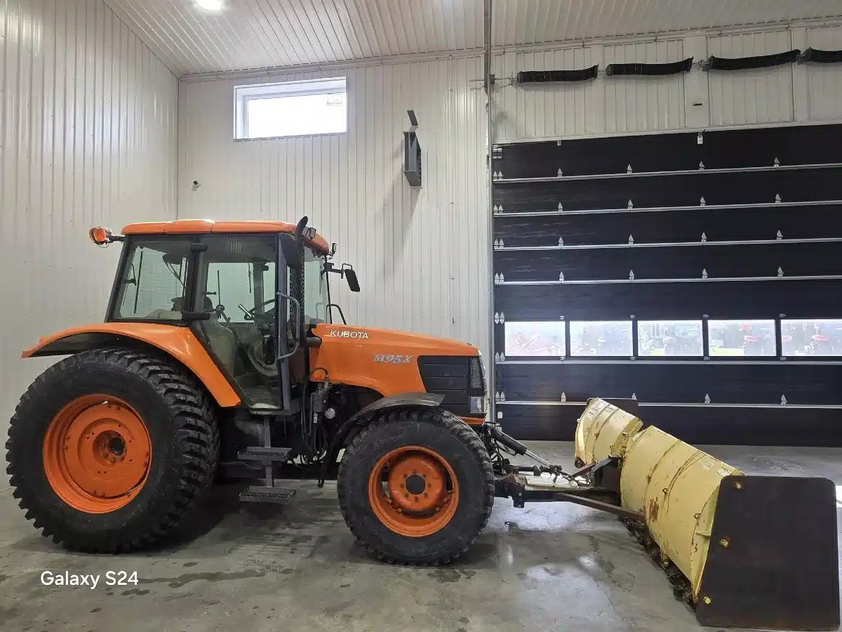 Gallery image 2 for 2007 Kubota M95X Tractor