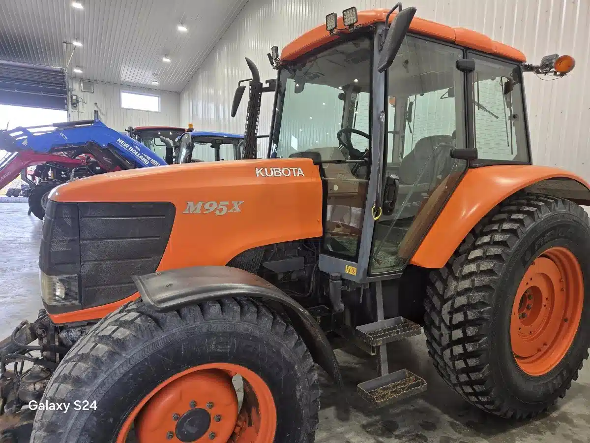 Gallery image 1 for 2007 Kubota M95X Tractor