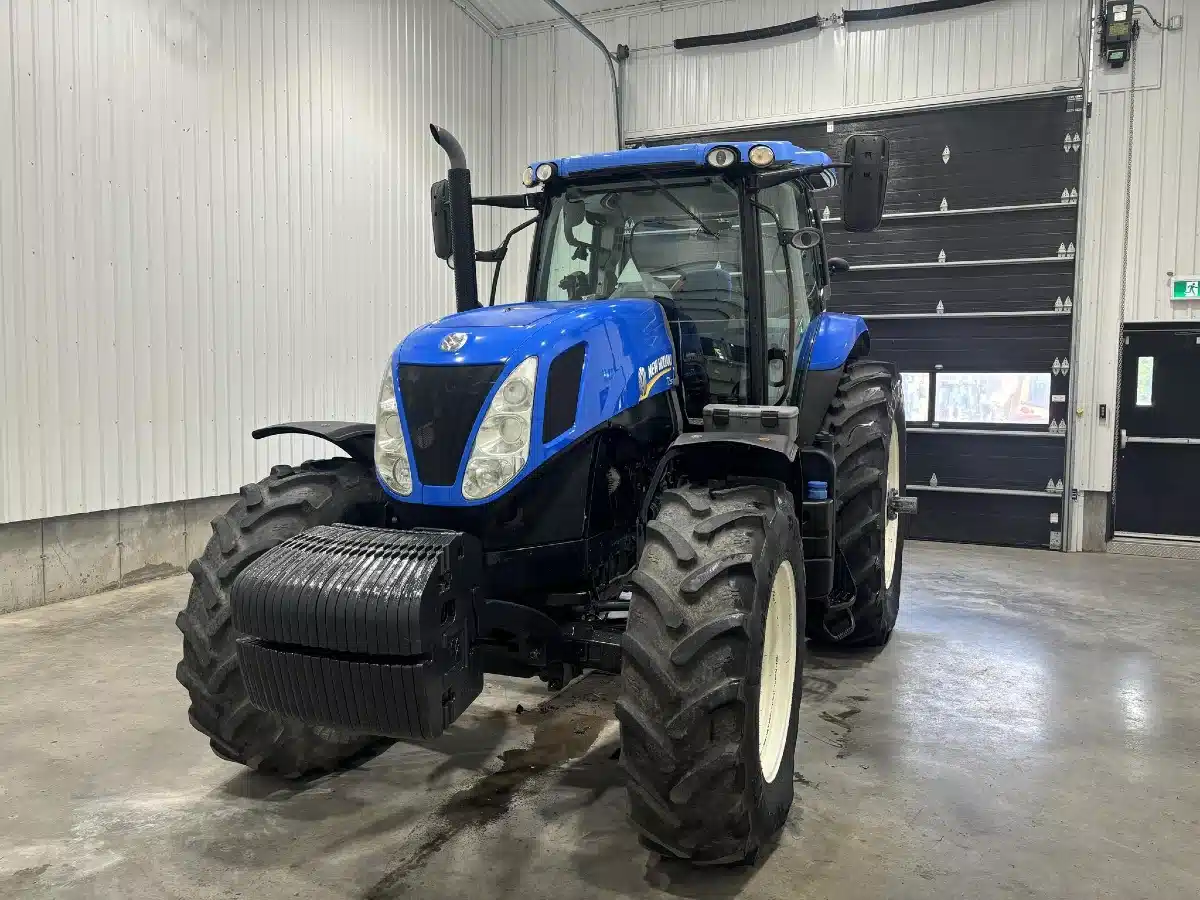 Gallery image 2 for 2011 New Holland T7.235 Tractor