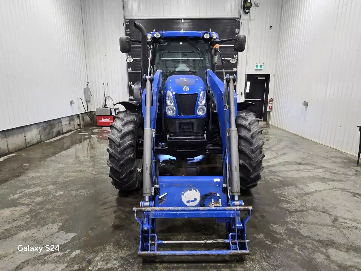Photo de la Galerie 2 pour 2013 New Holland T6.155 Tracteur