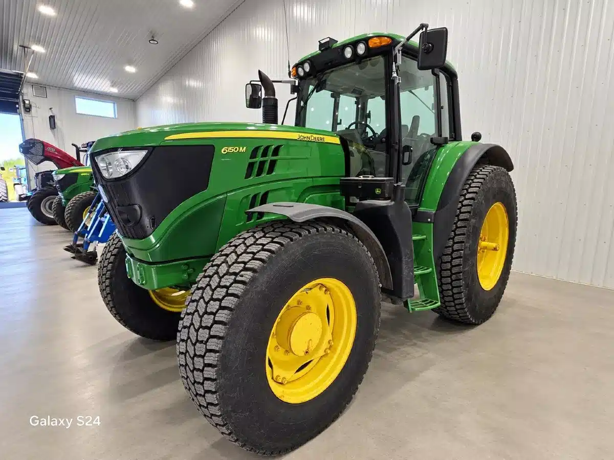 Photo de la Galerie 1 pour 2013 John Deere 6150M Tracteur