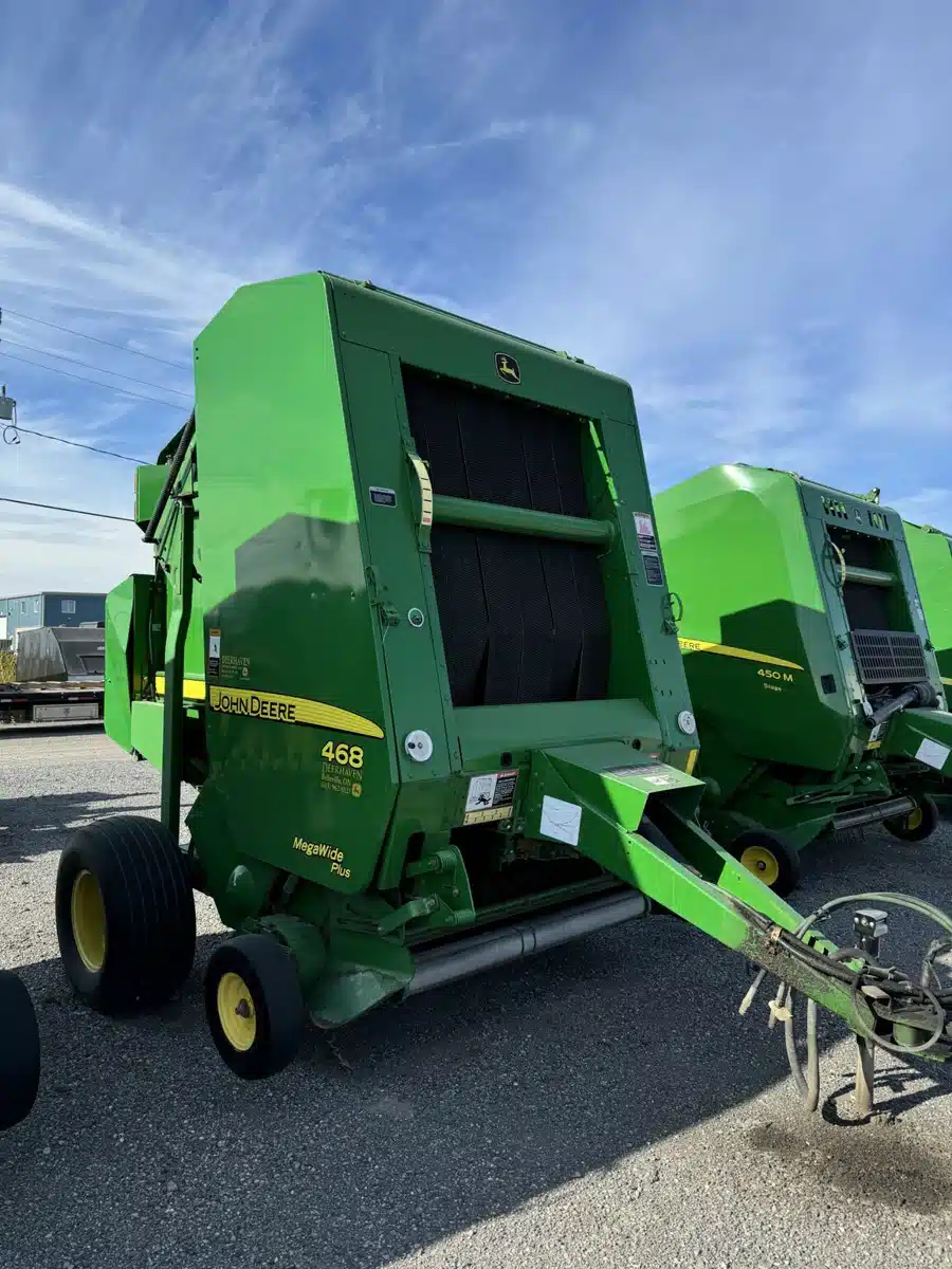 Gallery image 2 for Used 2010 John Deere 468 Round Baler