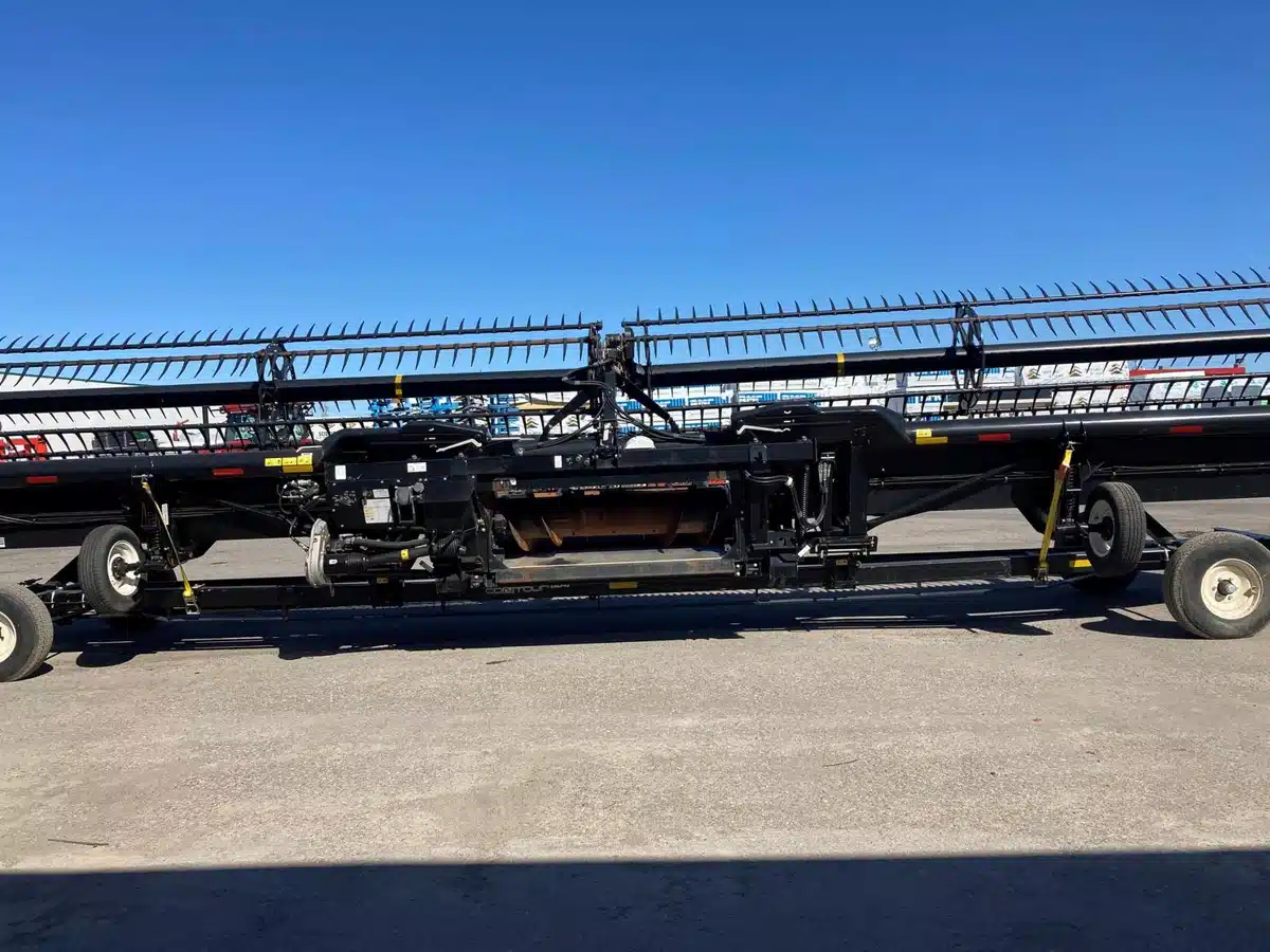 Gallery image 2 for Used 2017 MacDon FD75 Header - Flex Draper