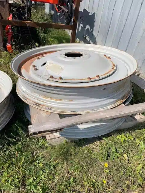 Gallery image 1 for Used 2010 Case IH 320/90R54 Tires