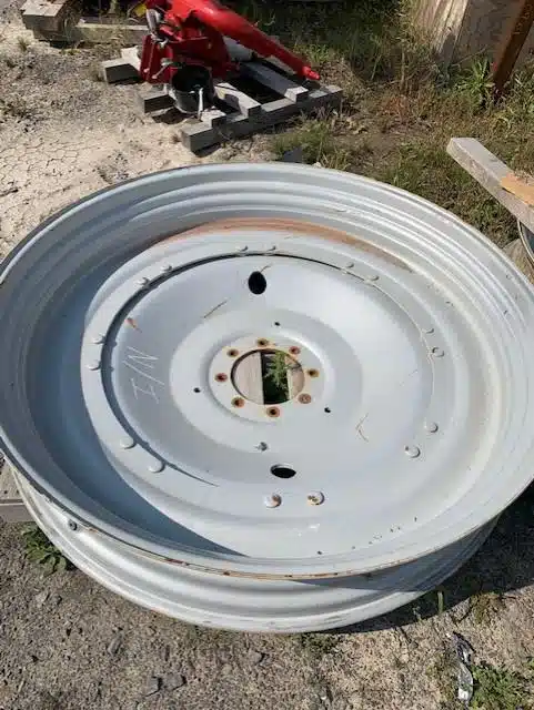 Gallery image 2 for Used 2010 Case IH 320/90R54 Tires