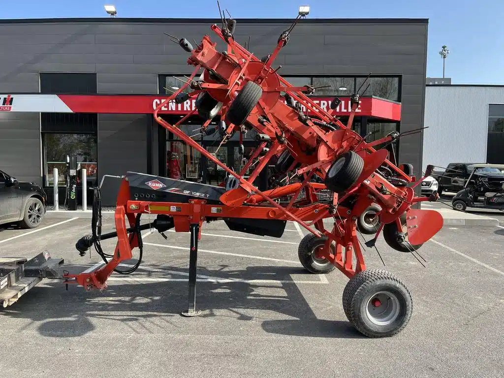 Gallery image 1 for Used 2020 Kuhn GF10812T Tedder Rake