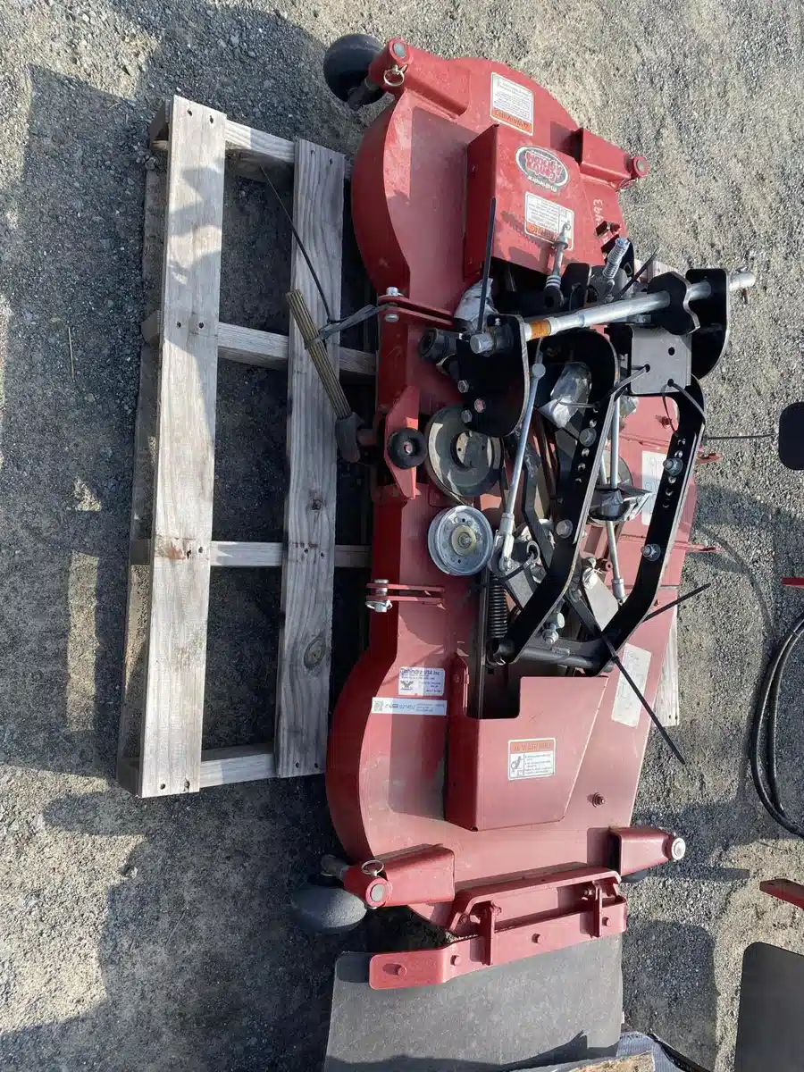 Gallery image 2 for Used 2020 Mahindra 60M Mower