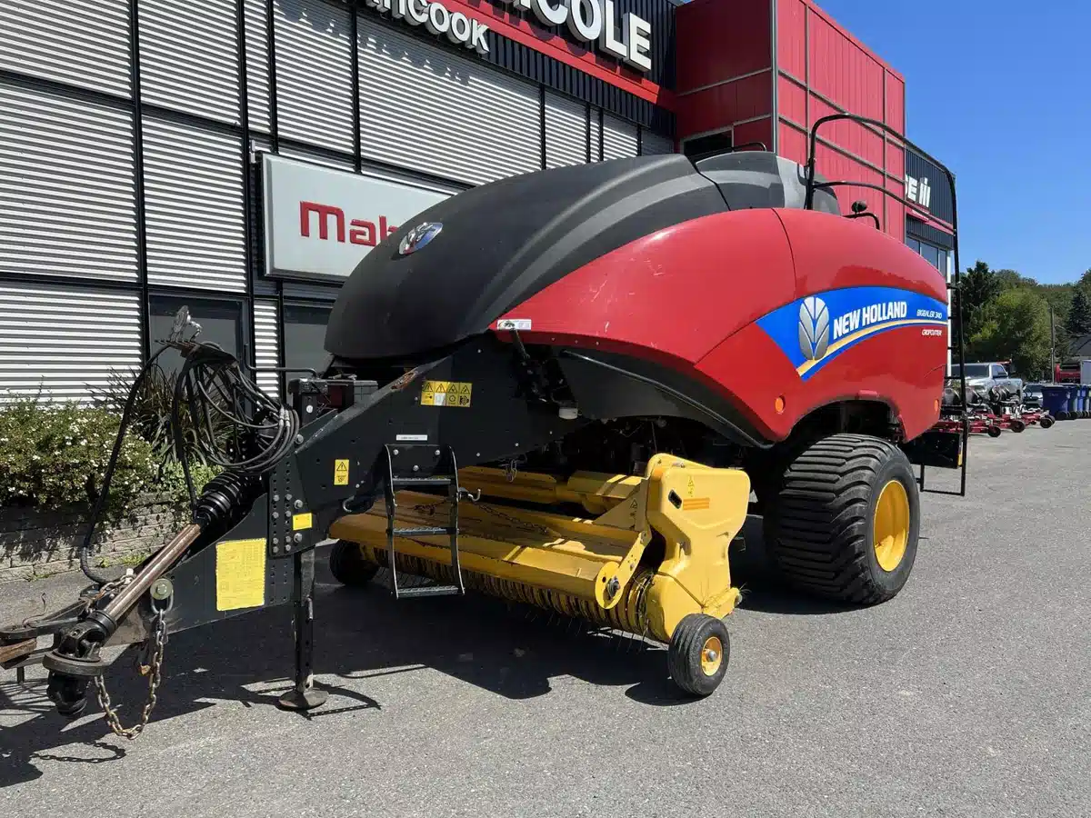 Gallery image 2 for Used 2014 New Holland BB340 Square Baler - Small