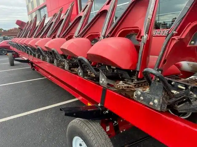 Gallery image 2 for Used 2009 Case IH 3412 Header - Row Crop