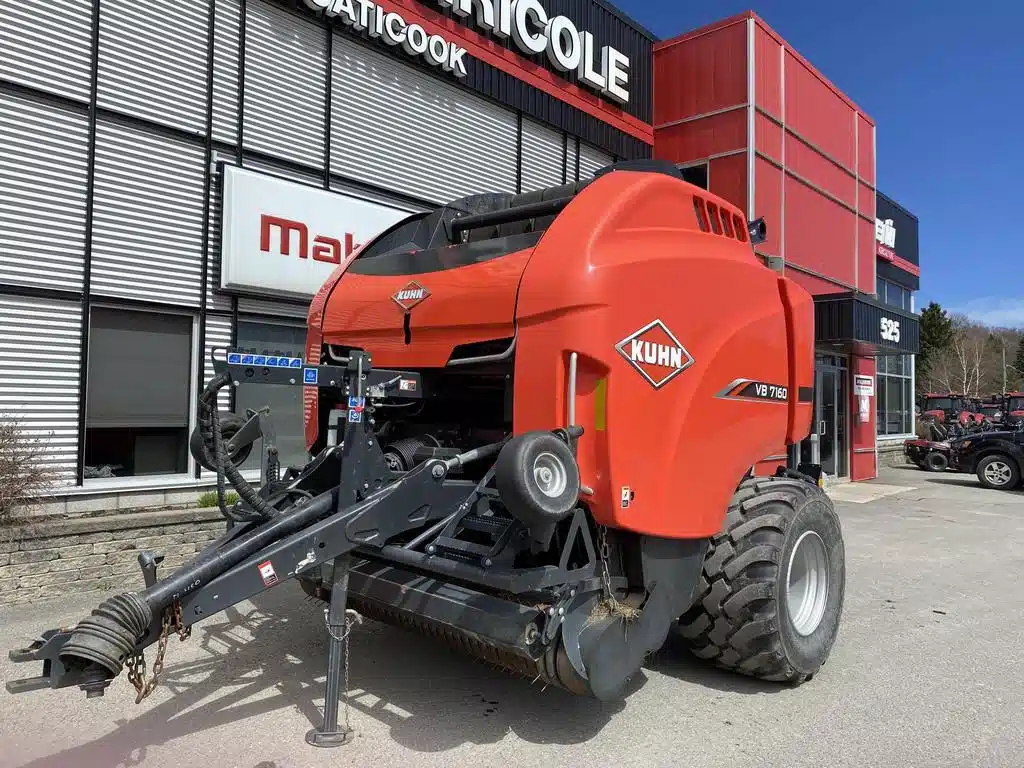 Gallery image 2 for Used 2021 Kuhn VB7160 Round Baler