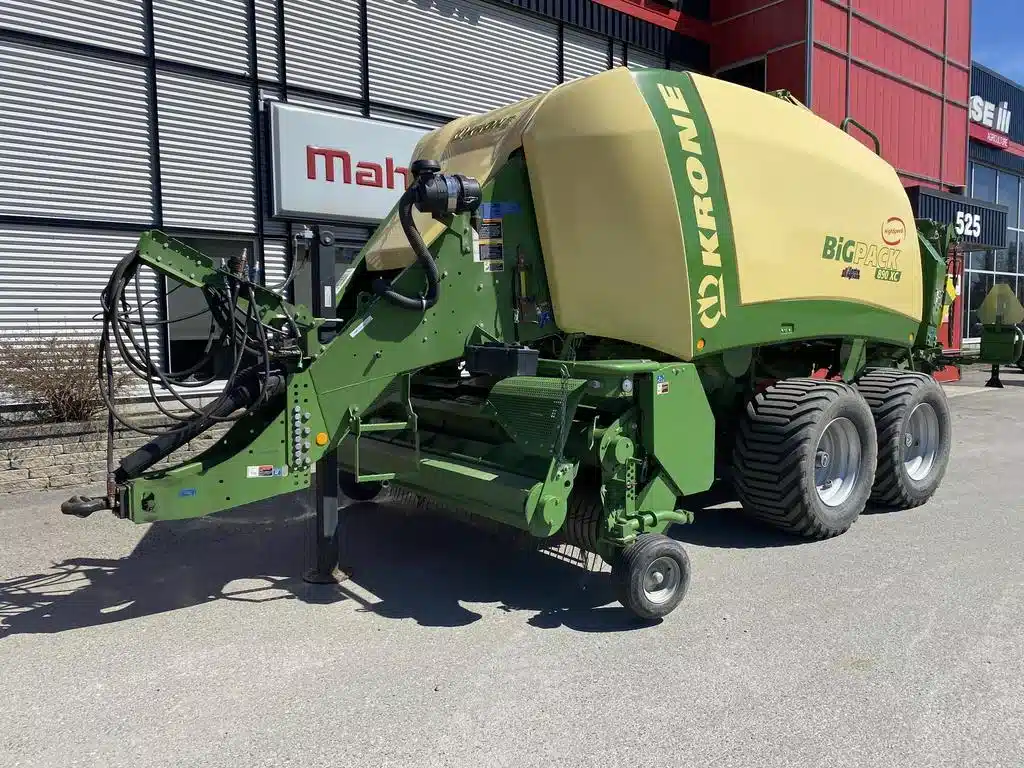 Gallery image 2 for Used 2021 Krone BIG PACK 890 XC Square Baler - Large